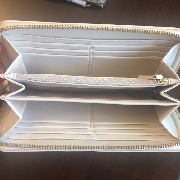 Genuine Coach Wallet - Picture 2 of 2